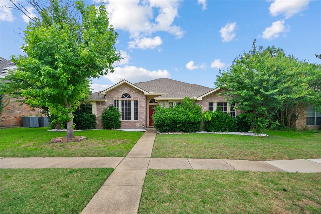 2726 Crosslands Dr, Garland, TX 75040