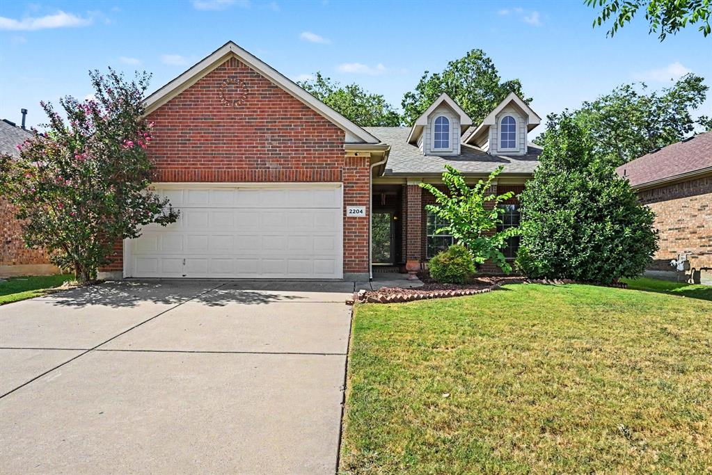 2204 Priscella Dr, Fort Worth, TX 76131