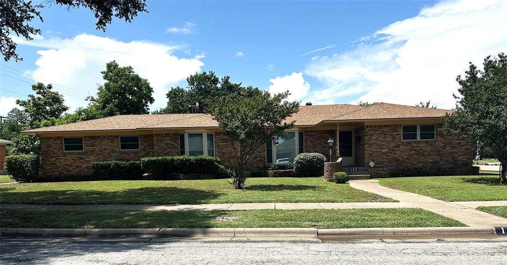 105 Lindenwood Dr, Lancaster, TX 75134