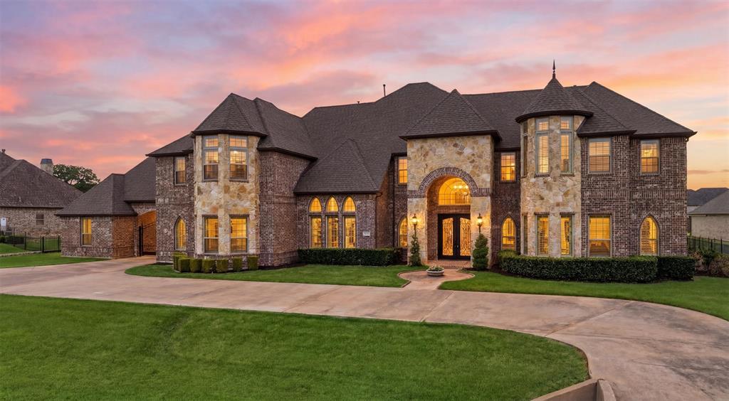 715 Simmons Rd, Double Oak, TX 75077