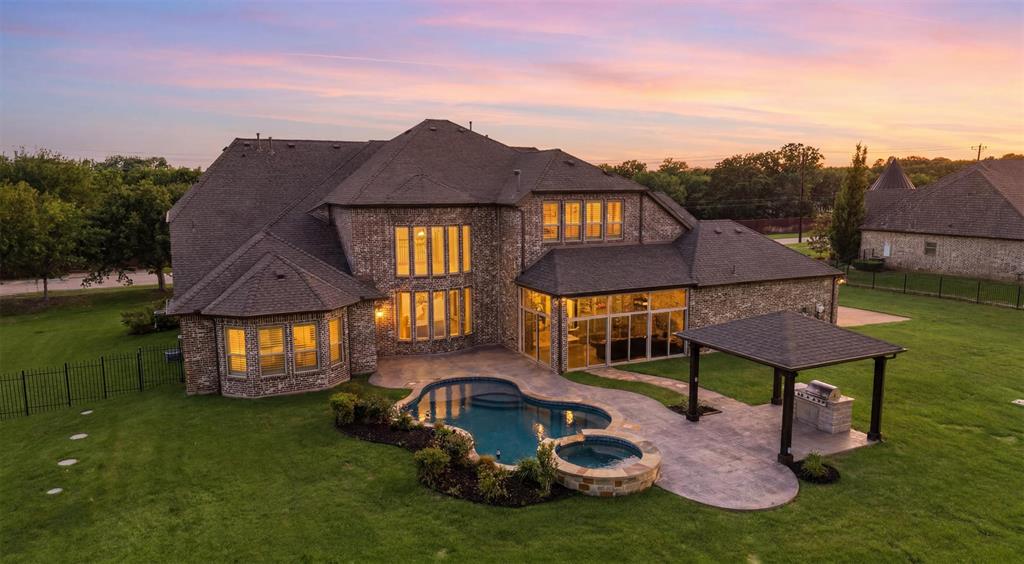 715 Simmons Rd, Double Oak, TX 75077 photo