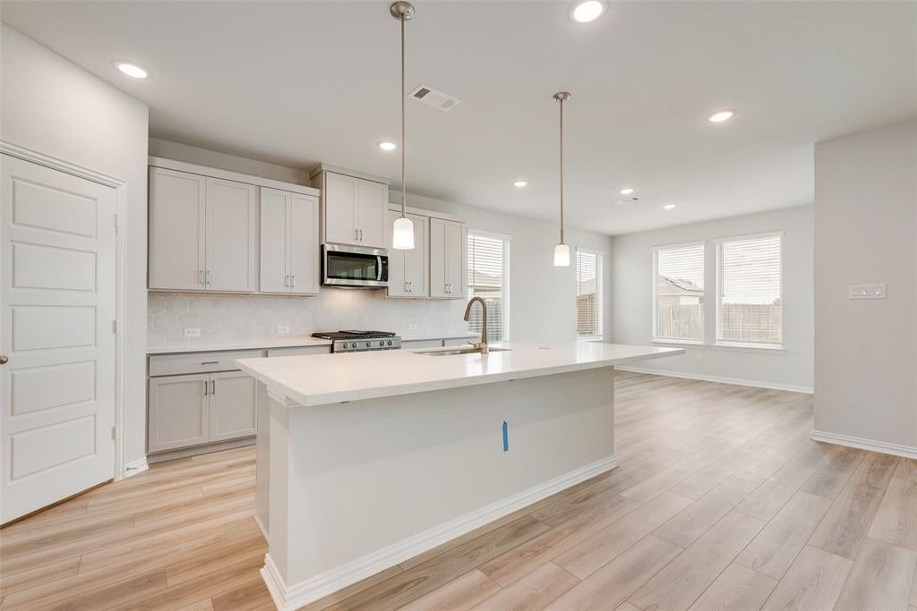 512 Marcus Ln, Crowley, TX 76036 photo