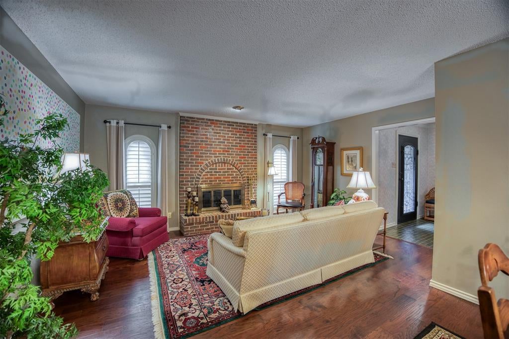 6837 Anglebluff Cir, Dallas, TX 75248 photo