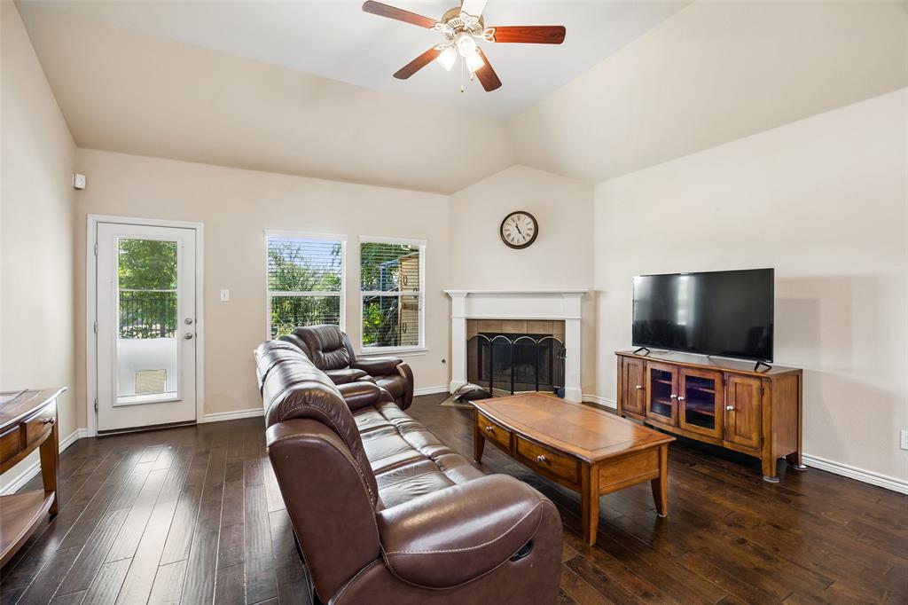 3937 Weatherstone Dr, Fort Worth, TX 76137 photo