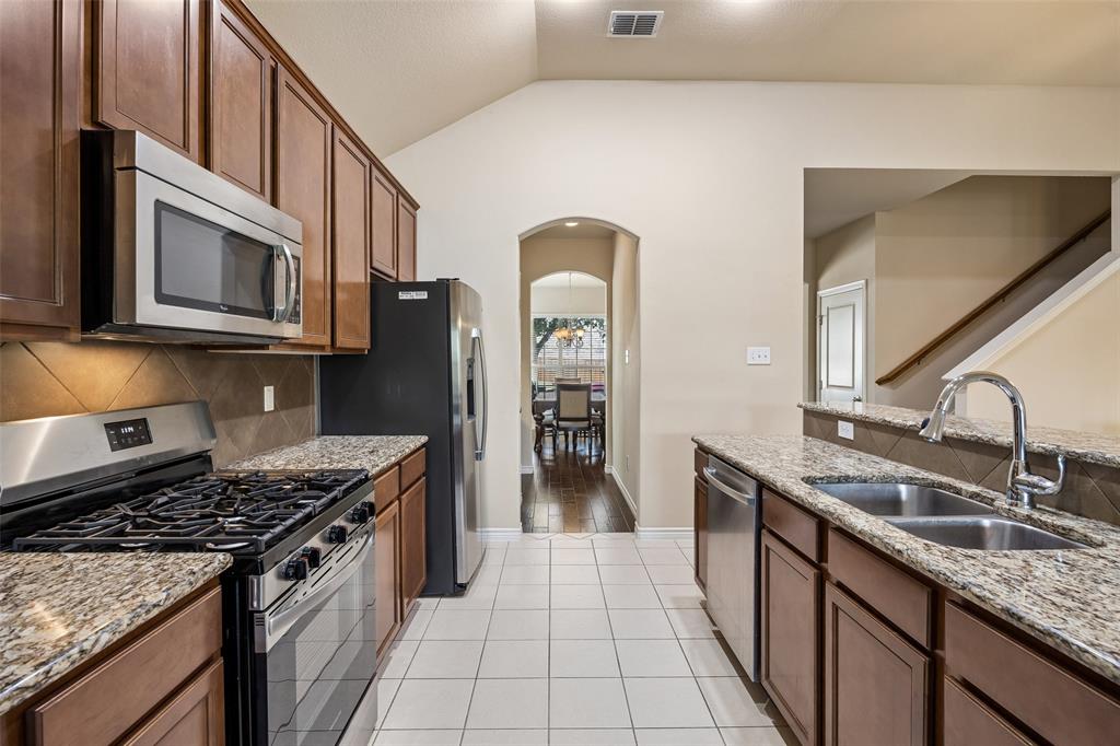3937 Weatherstone Dr, Fort Worth, TX 76137 photo