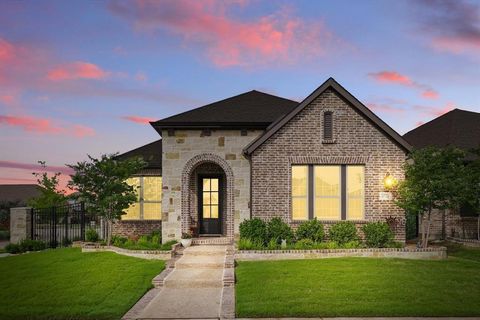 Single Family Residence in Arlington TX 4760 Kings Garden Parkway.jpg