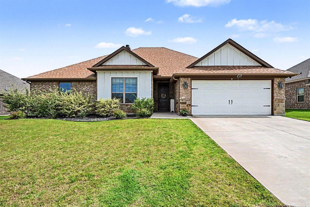 207 Bayless Ave, Godley, TX 76044