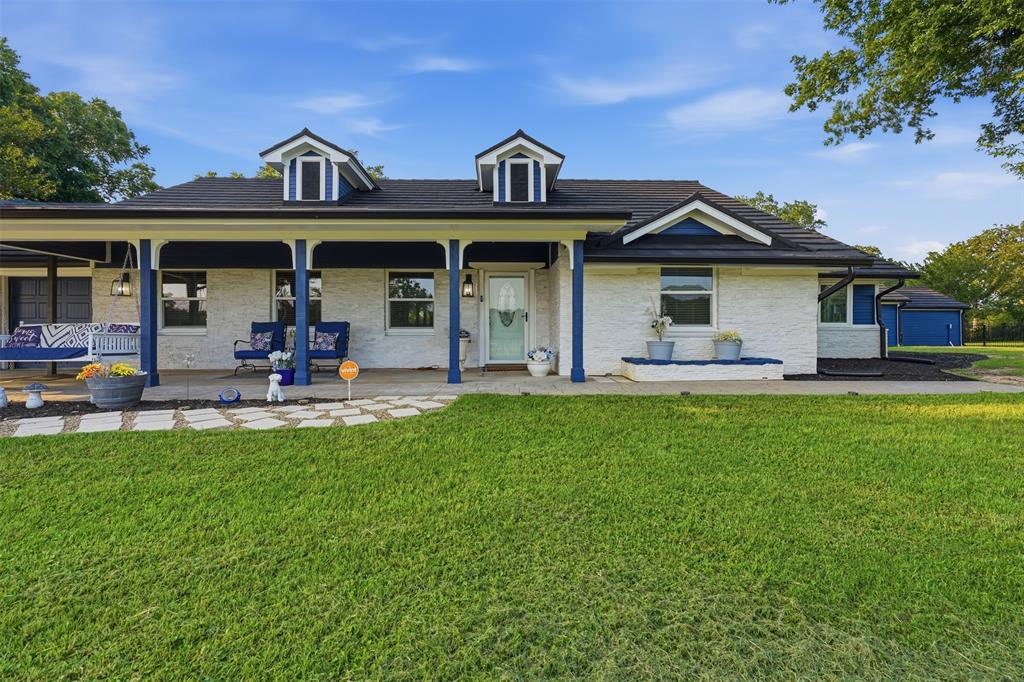1985 Renfro St, Burleson, TX 76028