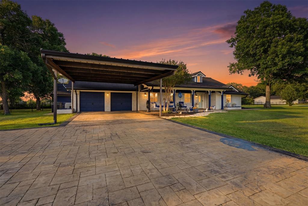 1985 E Renfro St, Burleson, TX 76028 photo