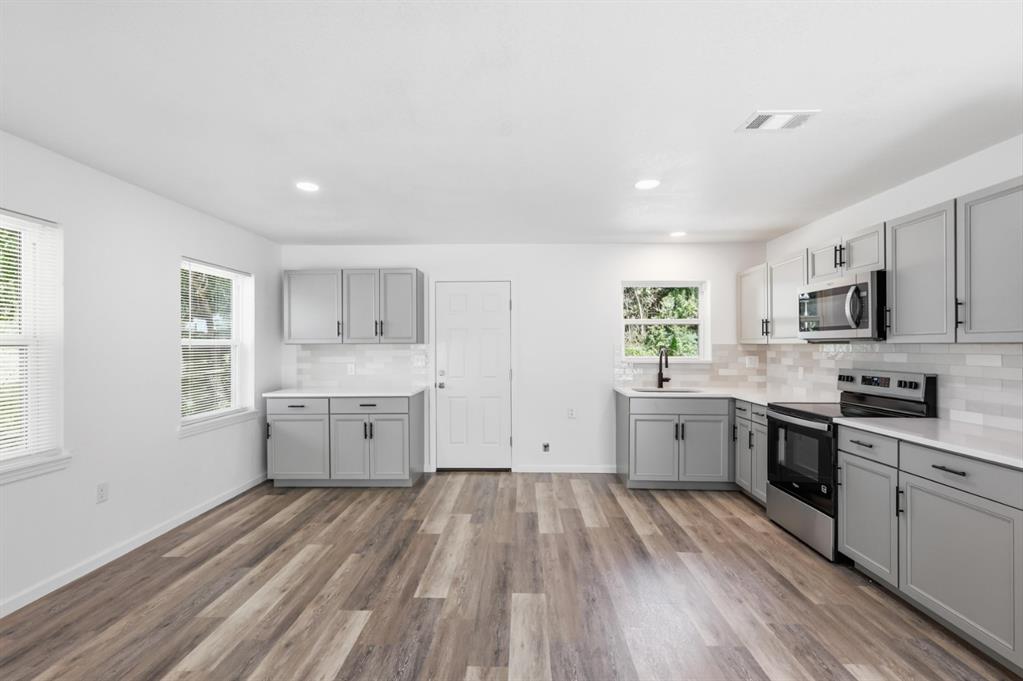 810 N Carrier Pkwy, Grand Prairie, TX 75050 photo