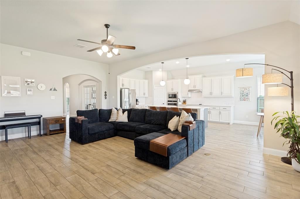 12701 Whispering Wind Dr, Godley, TX 76044 photo