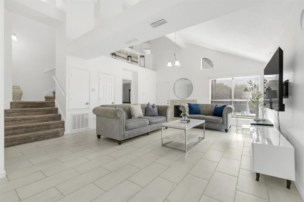 2111 Prairie Creek Trl, Garland, TX 75040 photo