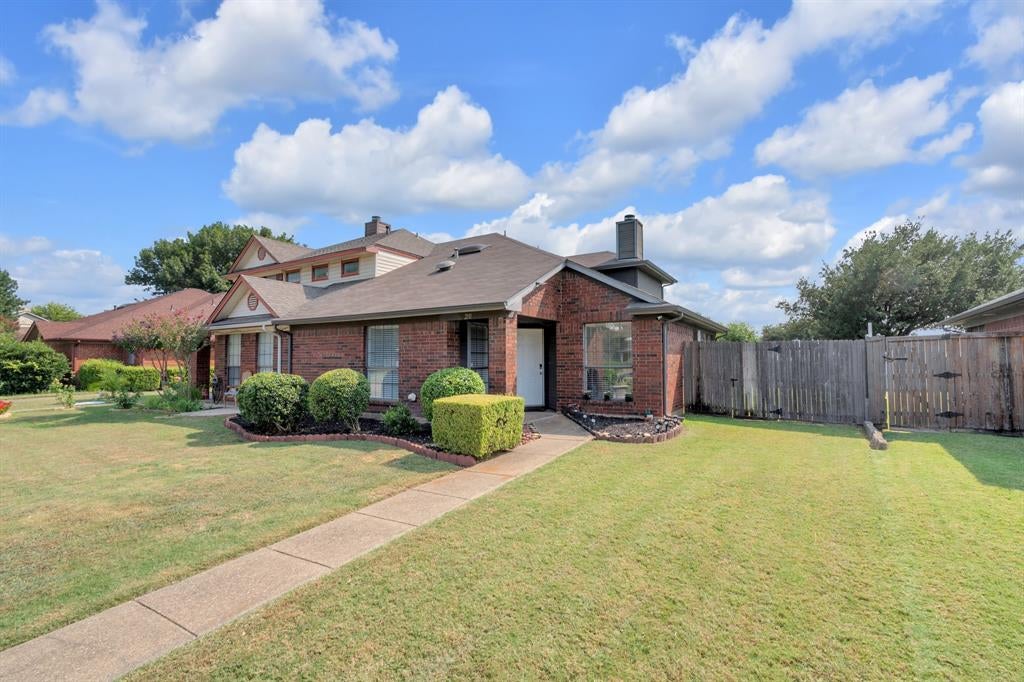 2111 Prairie Creek Trl, Garland, TX 75040 photo