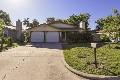 Single Family Residence in Arlington TX 5301 Carpenter Drive.jpg