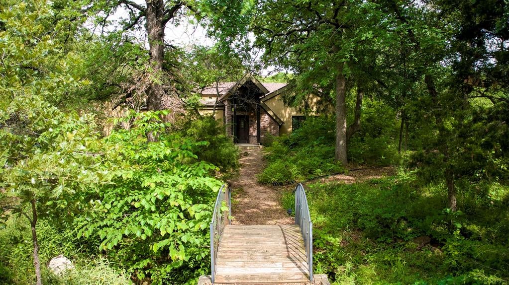 711 Pearl Cv, Oak Point, TX 75068