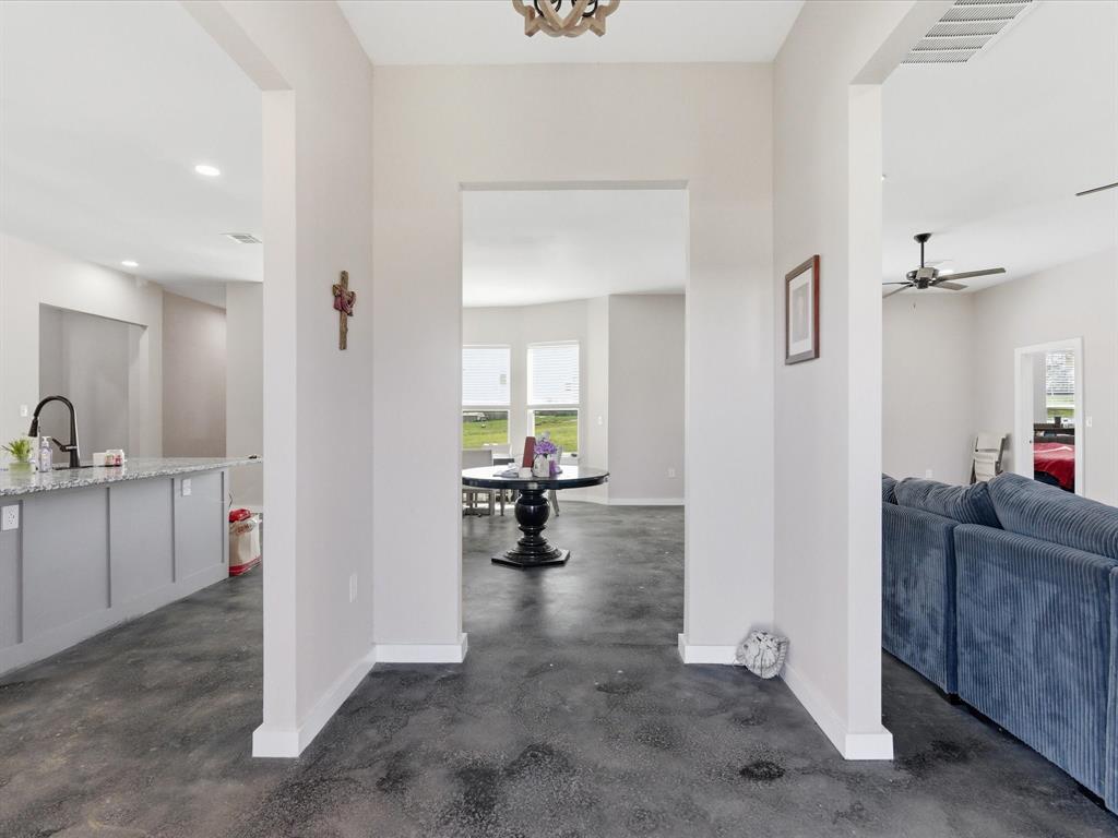 715 County Road 4599, Boyd, TX 76023 photo