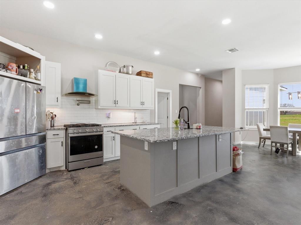 715 County Road 4599, Boyd, TX 76023 photo