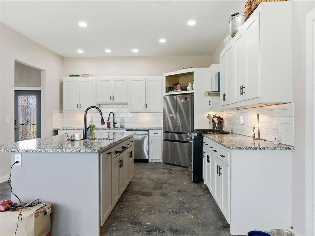 715 County Road 4599, Boyd, TX 76023 photo