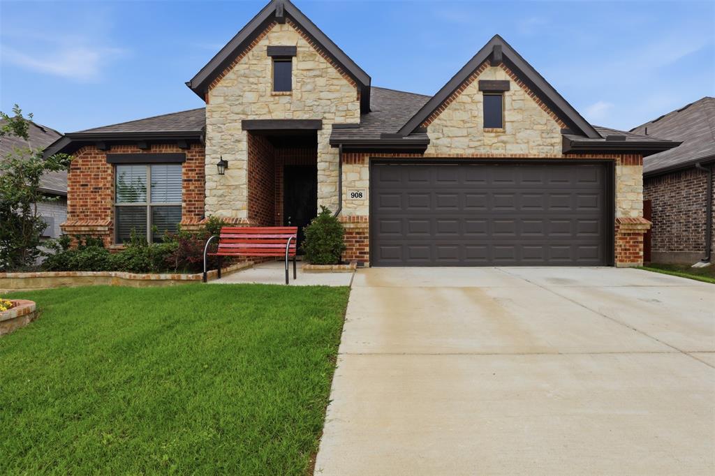 908 Misty Ln, Cleburne, TX 76033 photo