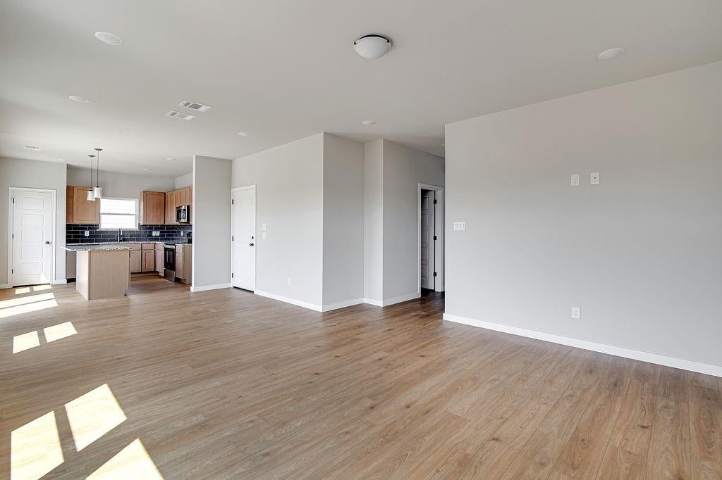 10504 Ruffin Dr, Fort Worth, TX 76131 photo
