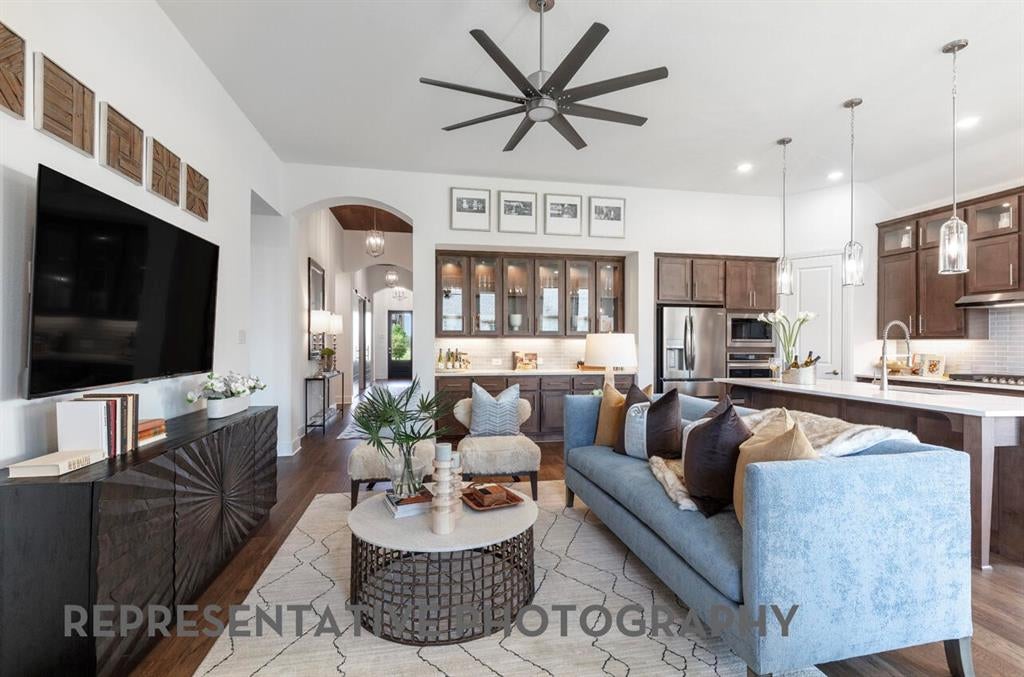 2037 Trickle Creek Ln, Midlothian, TX 76065 photo