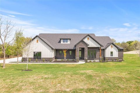 Single Family Residence in Weatherford TX 125 Oak Meadow Lane.jpg