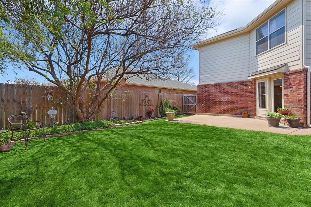 10740 Irish Glen Trl, Fort Worth, TX 76052 photo