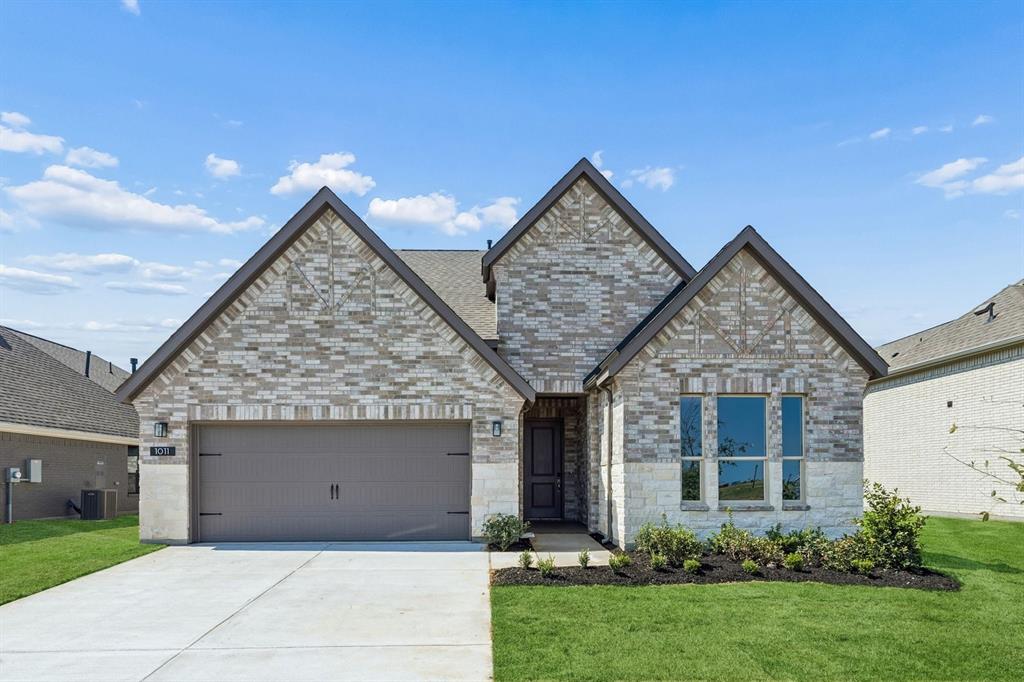 1011 Goldenrod Dr, Justin, TX 76247
