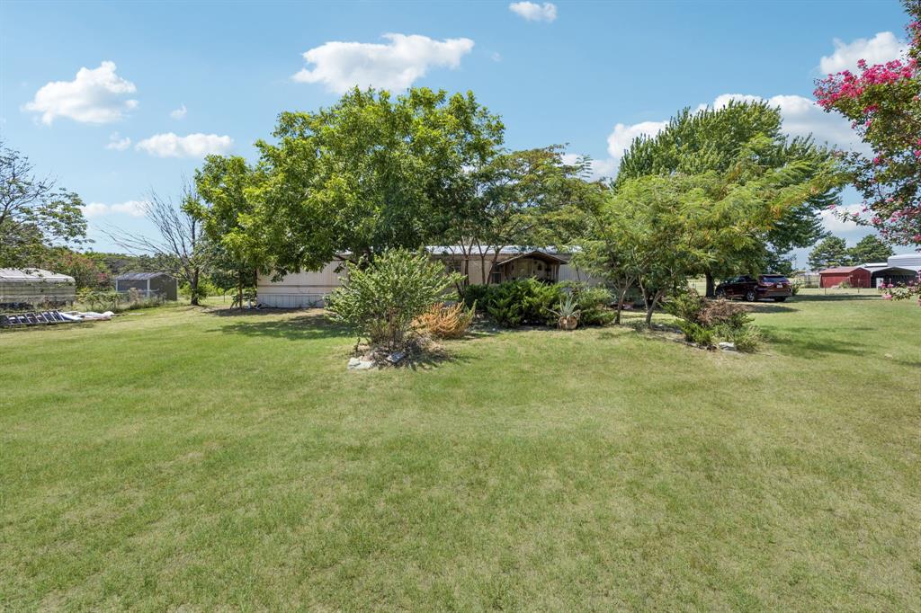 192 Oak Meadows Dr, Springtown, TX 76082 photo