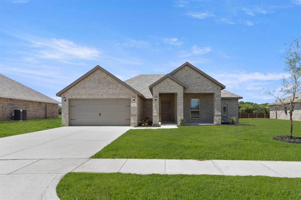 2609 River Bank Dr, Burleson, TX 76028