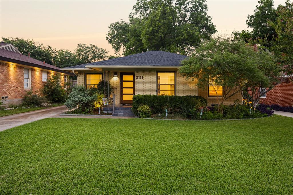 2111 Melbourne Ave, Dallas, TX 75224