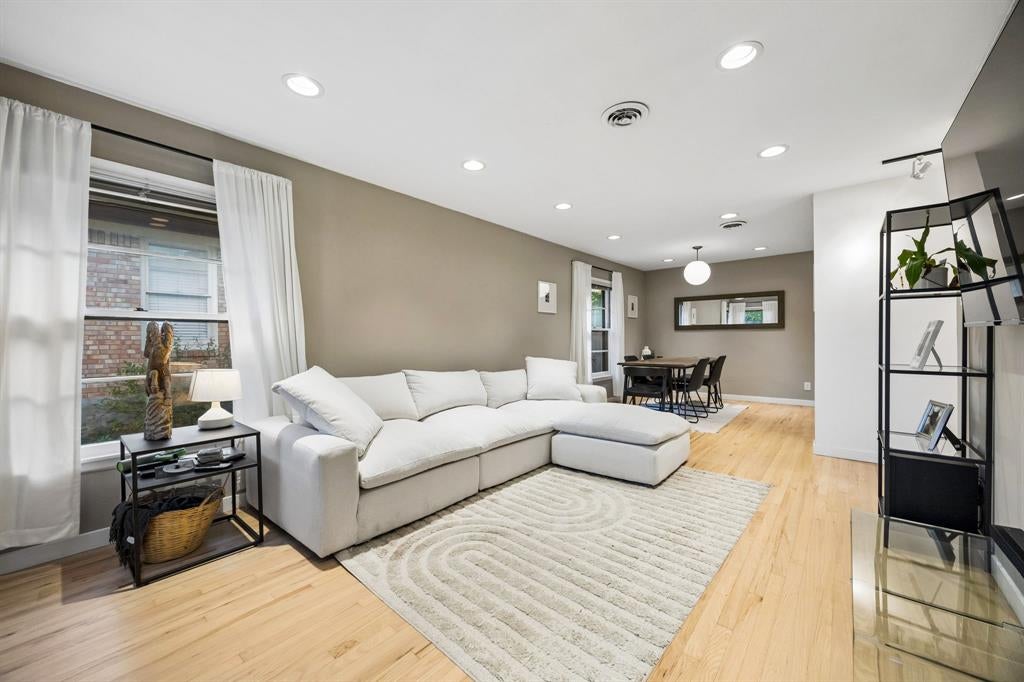 2111 Melbourne Ave, Dallas, TX 75224 photo