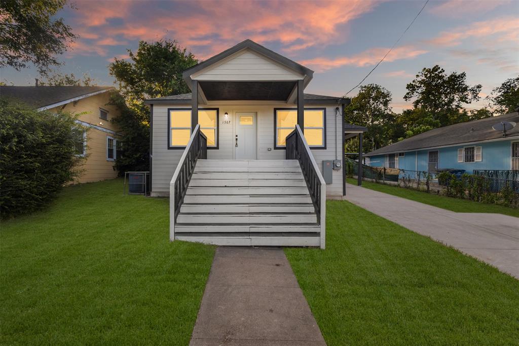 1507 E Waco Ave, Dallas, TX 75216 photo