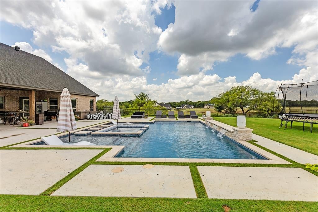 2015 Veal Cir, Weatherford, TX 76085 photo