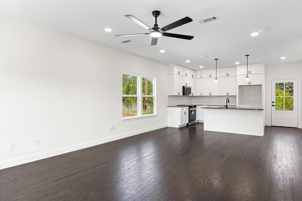 5660 Lone Star Cir, Granbury, TX 76048 photo