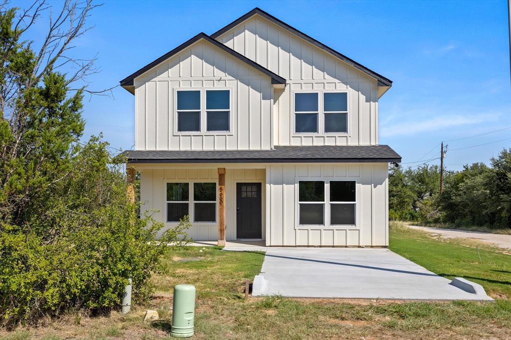 5660 Lone Star Cir, Granbury, TX 76048