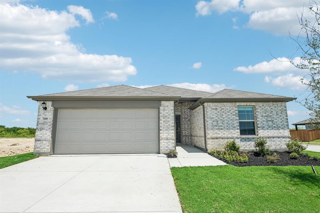 7600 Sapwood Dr, Fort Worth, TX 76131