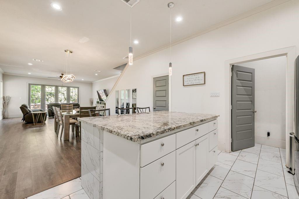 215 Idle Creek Ln, Desoto, TX 75115 photo