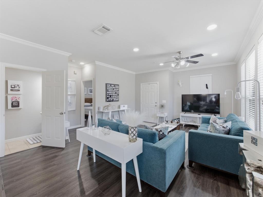 676 S Charles St, Lewisville, TX 75057 photo