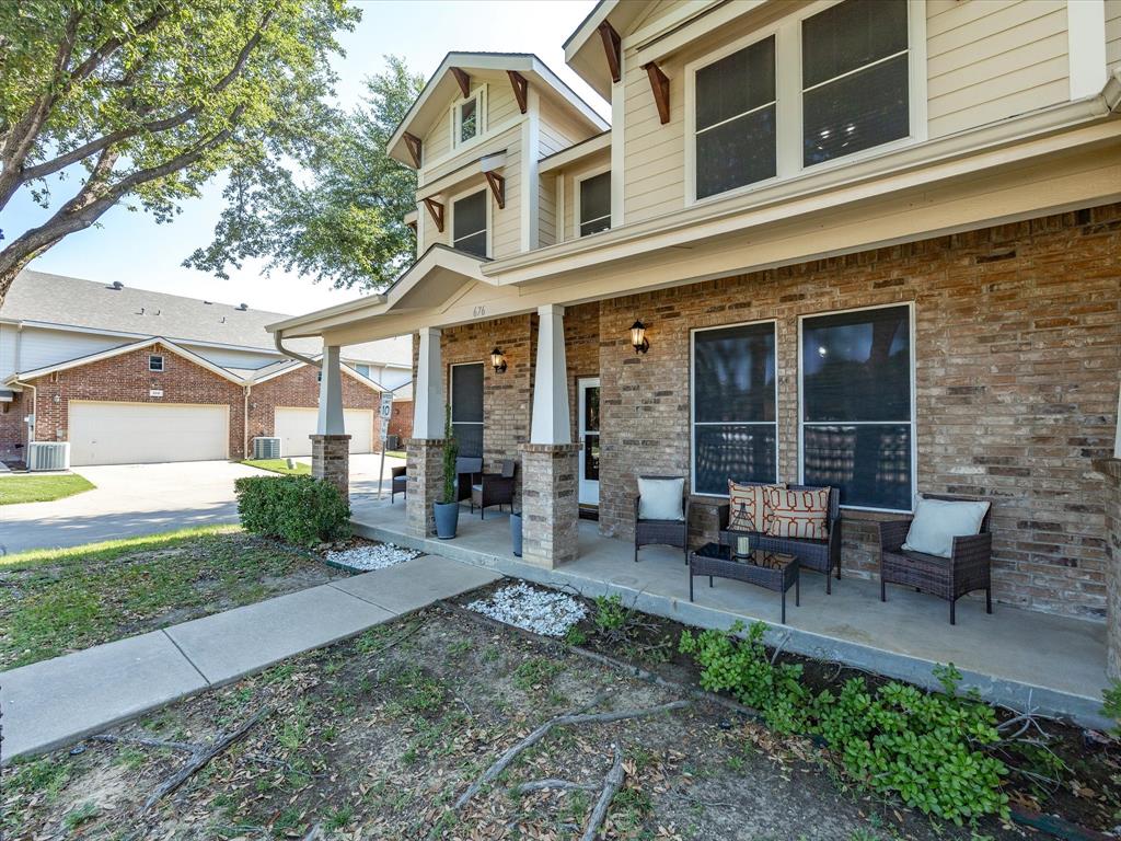 676 S Charles St, Lewisville, TX 75057 photo