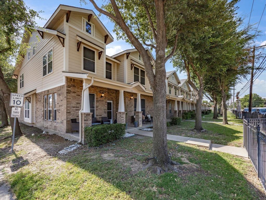 676 S Charles St, Lewisville, TX 75057 photo