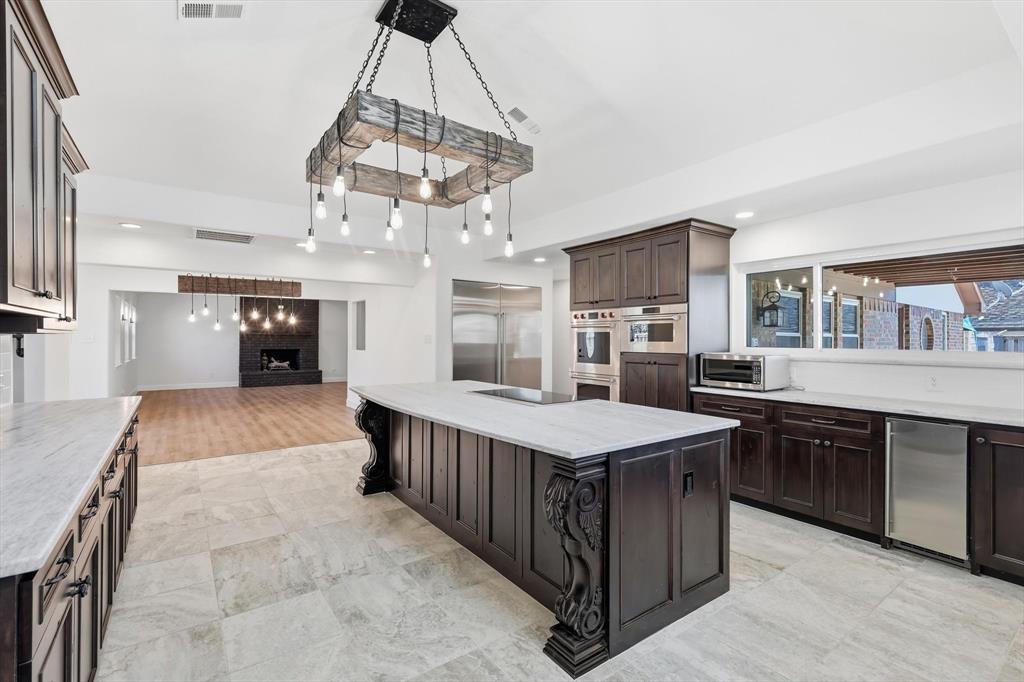 913 Ashland Ct, Mansfield, TX 76063