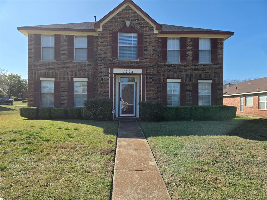 1203 White Dr, Cedar Hill, TX 75104