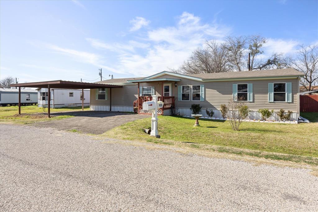 900 Flamingo Rd, Granbury, TX 76049 photo