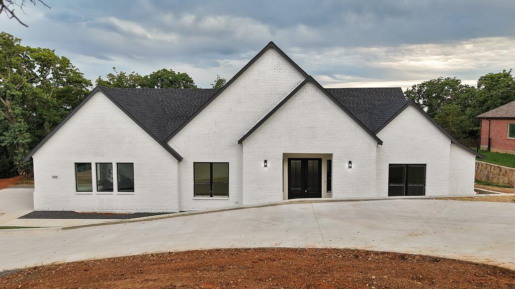 1405 Apache Ct, Joshua, TX 76058