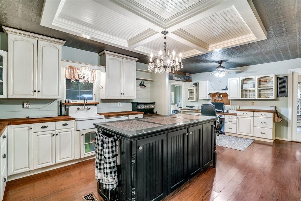 10690 County Road 2450, Terrell, TX 75160