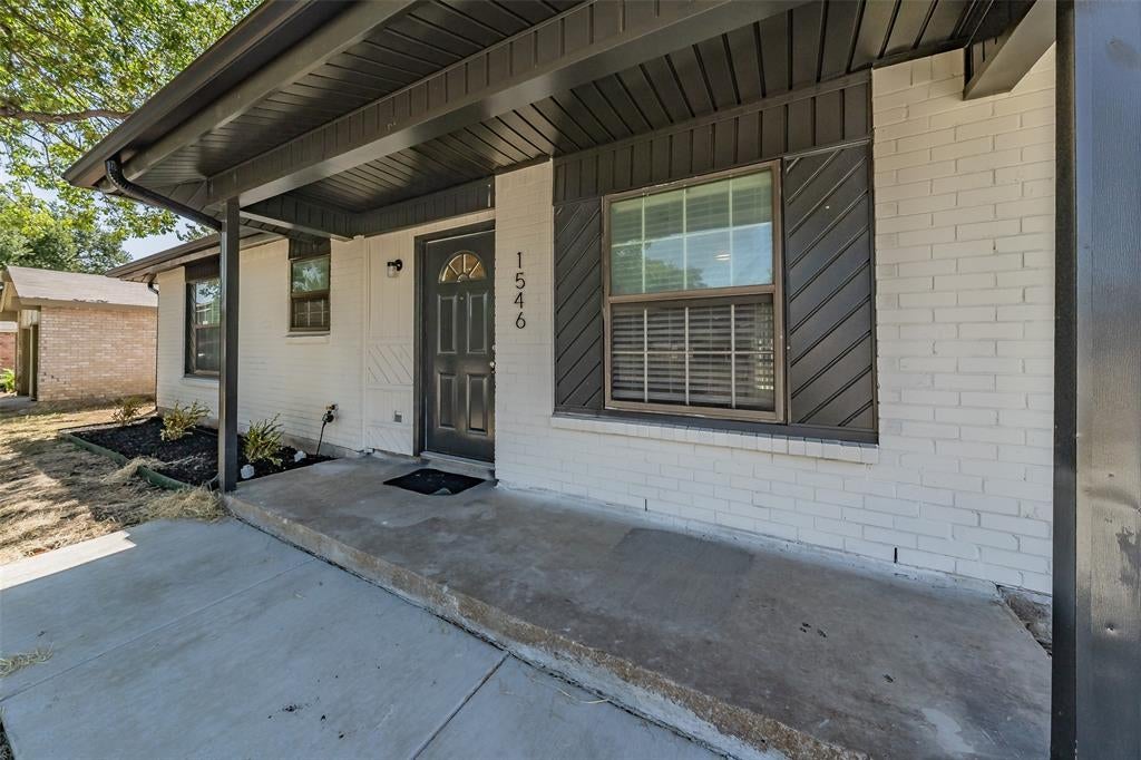 1546 Oakbrook St, Lancaster, TX 75134 photo