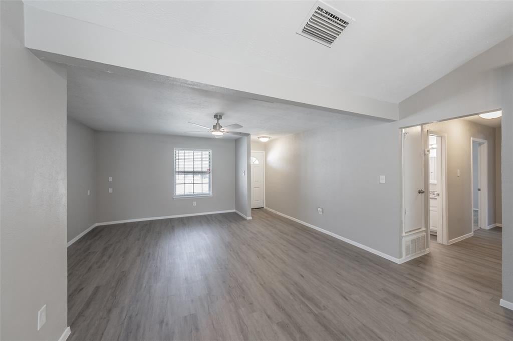1546 Oakbrook St, Lancaster, TX 75134 photo