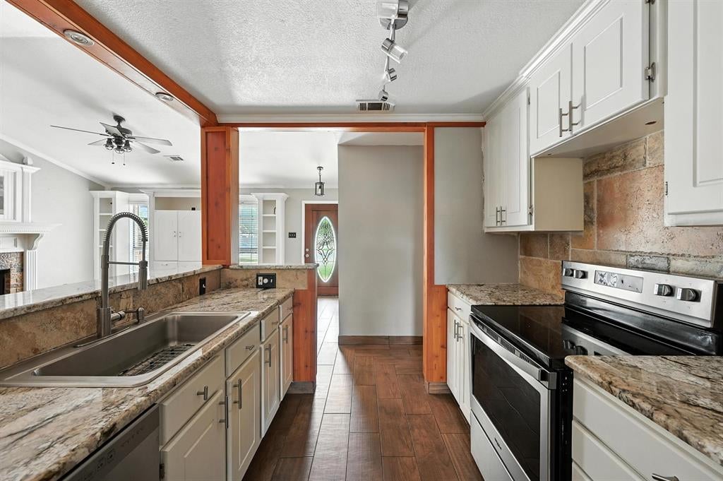 3905 Dogwood Ct, Fort Worth, TX 76137 photo