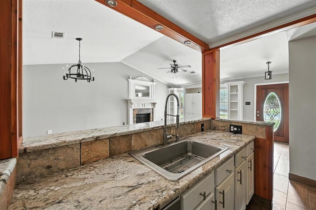 3905 Dogwood Ct, Fort Worth, TX 76137 photo
